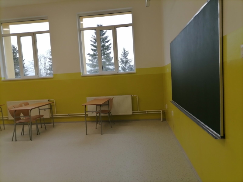 Đaci Osnovne škole „Vuk Karadžić“ u Belotincu zahvaljujući podršci EU počinju drugo polugodište u renoviranoj školi
