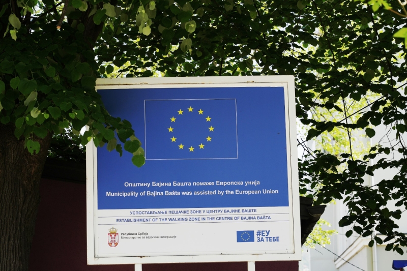 European Union supports the improvement of living conditions in Bajana Bašta and Osečina